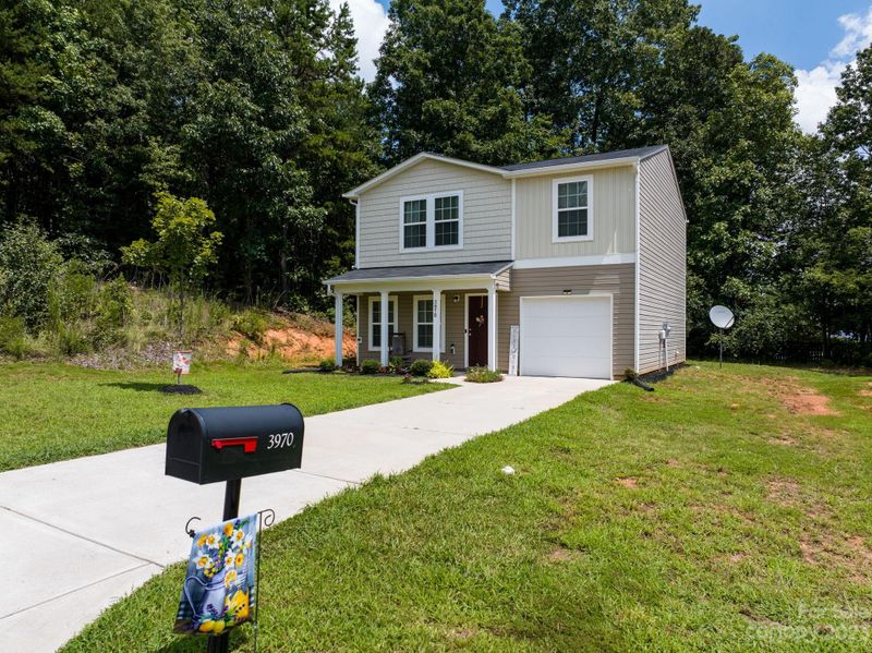 3970 Hemingway Dr NW, Hickory, NC 28601