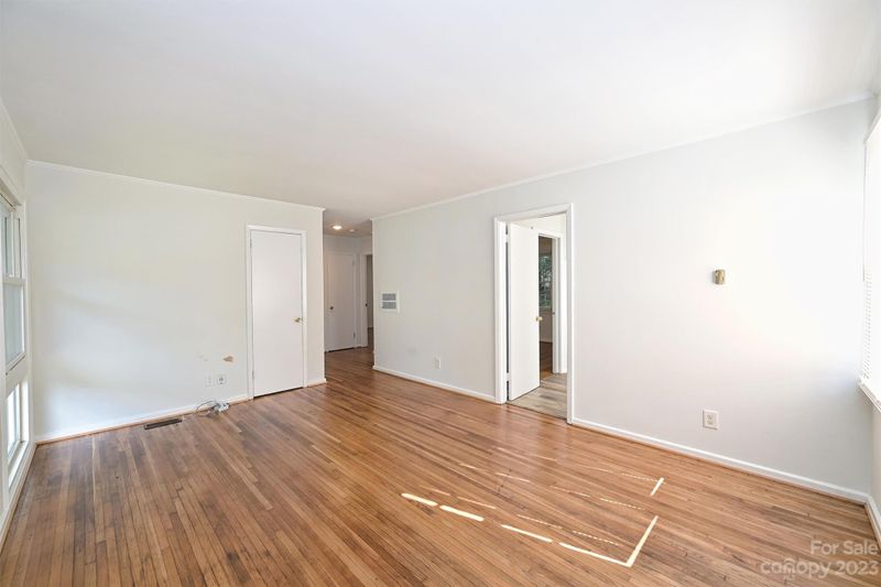 2009 St Mark St, Charlotte, NC 28216