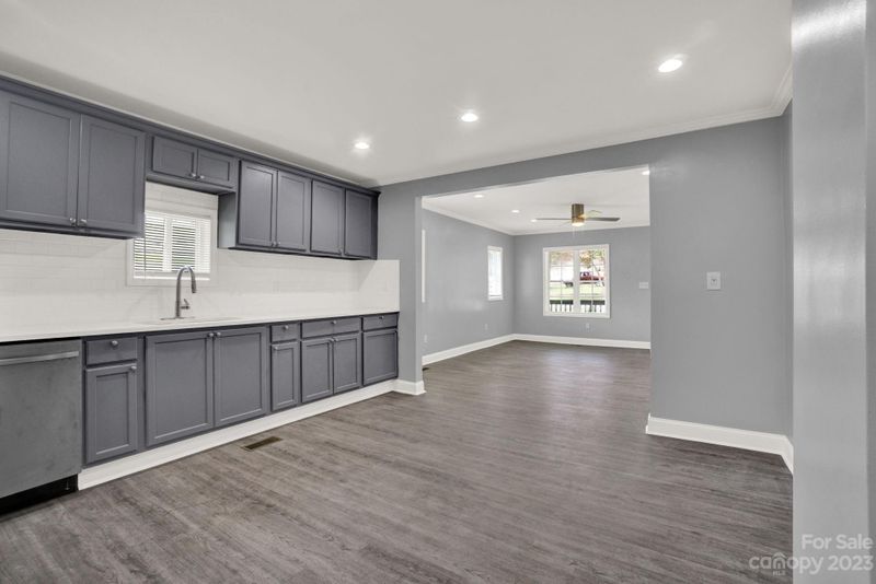 1515 Collinston Dr, Gastonia, NC 28052