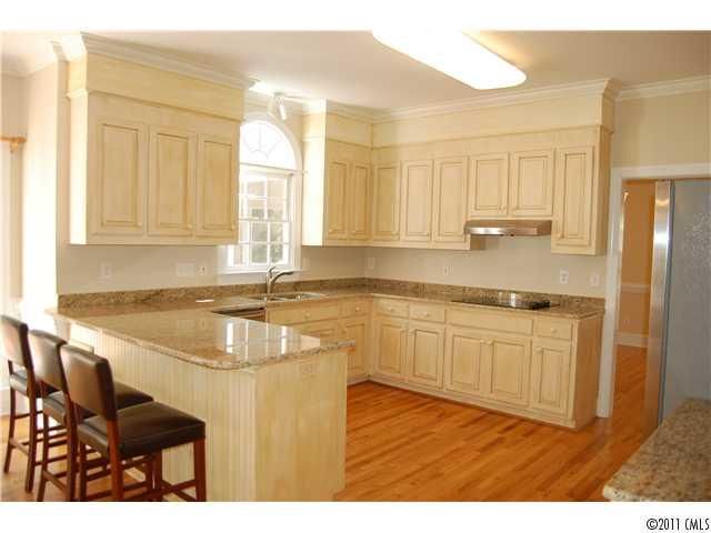 4638 Fairvista Dr, Charlotte, NC 28269