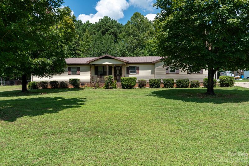 3594 Gladden Dr, Lincolnton, NC 28092