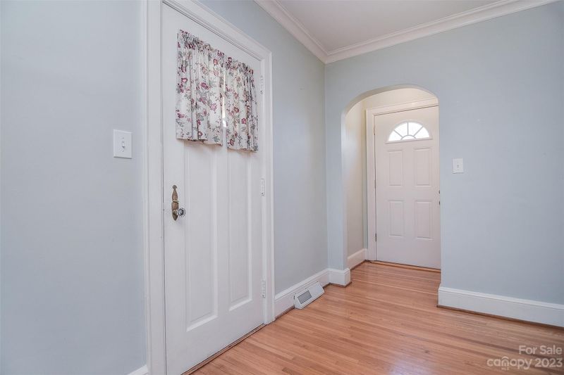 8723 Fairview Rd, Mint Hill, NC 28227