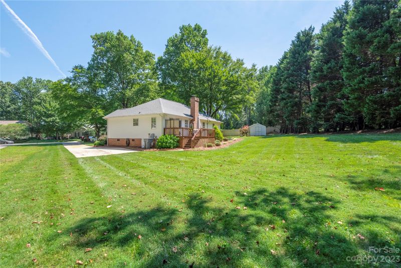 5905 Loch Arbor Ln, Mint Hill, NC 28227
