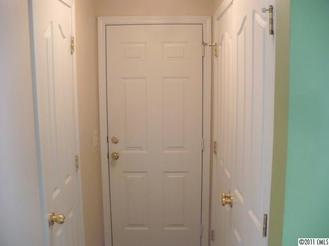 1318 River Run Dr, Lowell, NC 28098