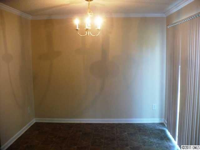 1318 River Run Dr, Lowell, NC 28098