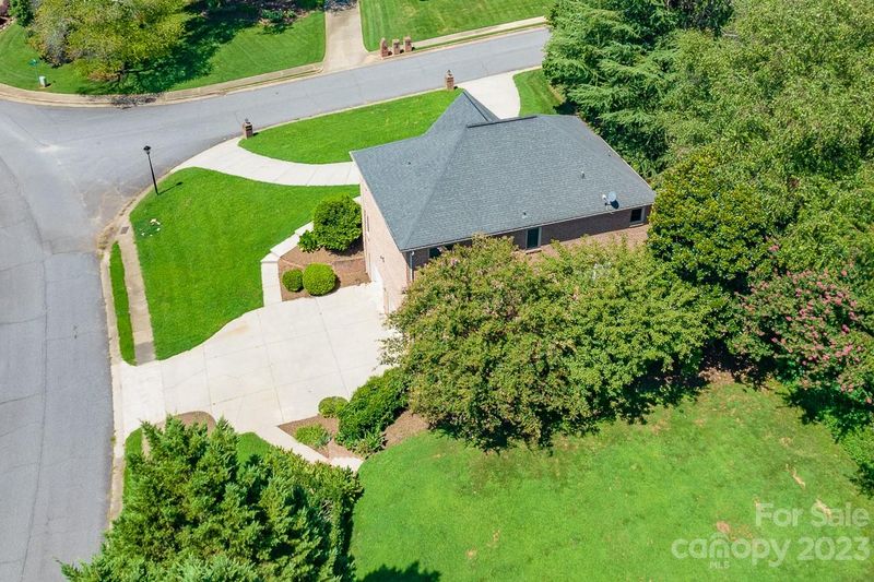 4308 3rd St NW, Hickory, NC 28601