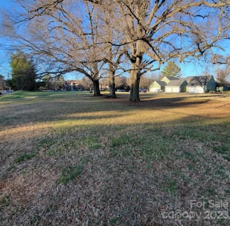 8110 Cedar Glen Dr, Charlotte, NC 28212