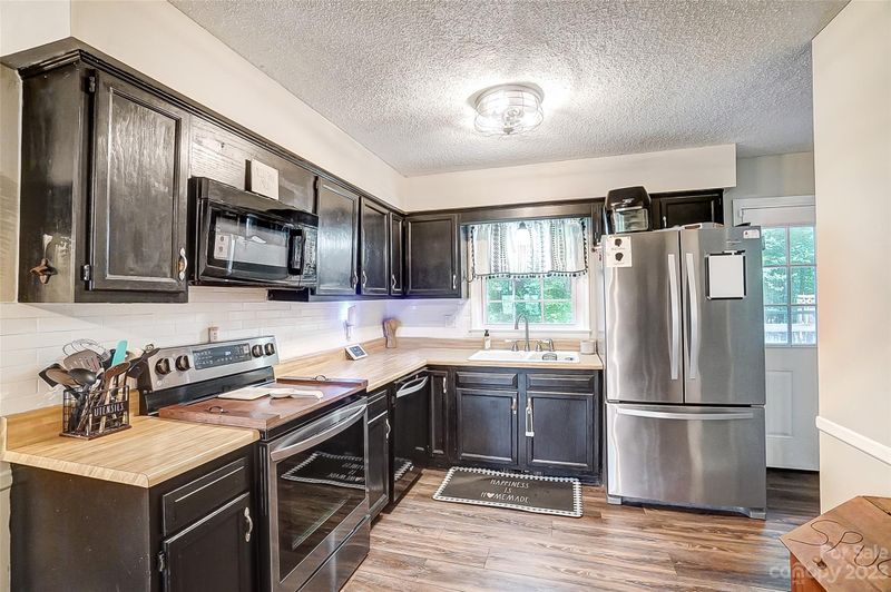 1821 Robin Dr, Lancaster, SC 29720