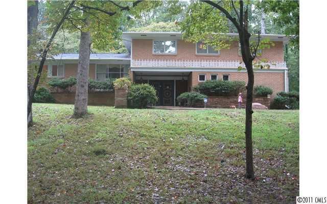 5755 Doncaster Dr, Charlotte, NC 28211
