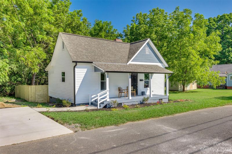 9 Eighth St #4, York, SC 29745