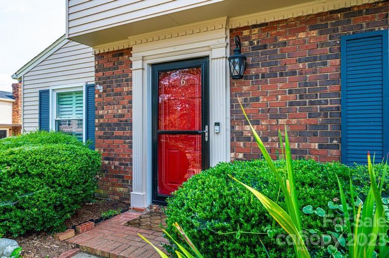 2705 N Center St #6, Hickory, NC 28601