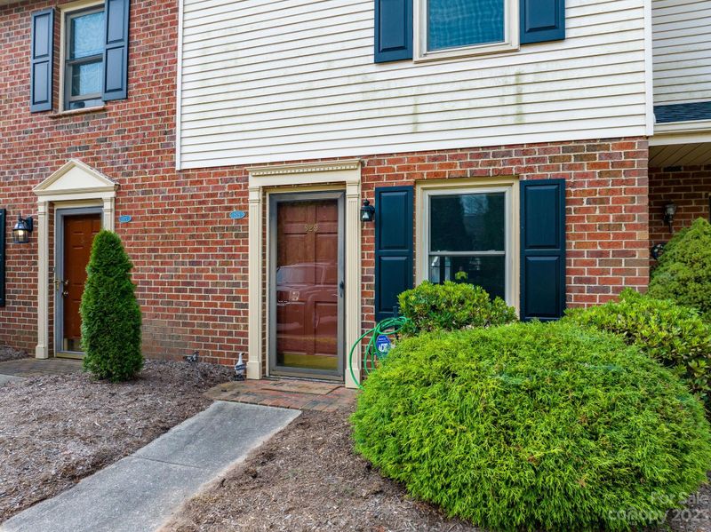 829 21st Ave NE #829, Hickory, NC 28601