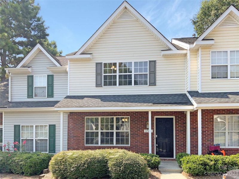 1788 Forest Side Ln, Charlotte, NC 28213