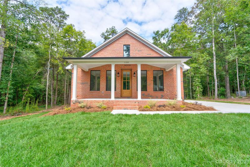 1100 W Carroll St, Cherryville, NC 28021
