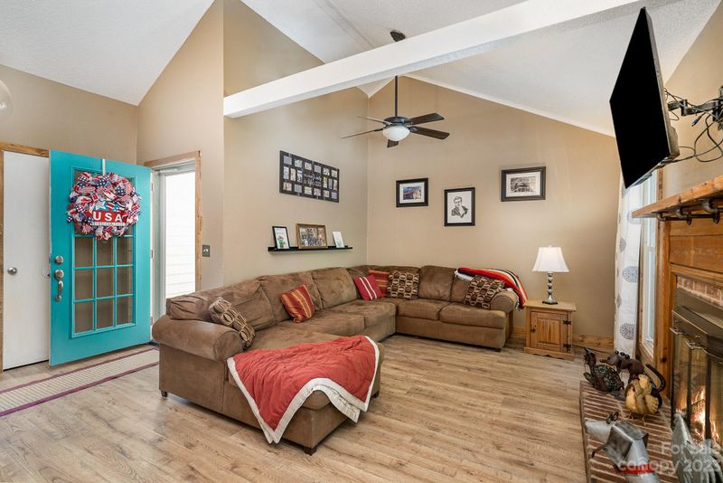 400 Settlement Dr, Midland, NC 28107