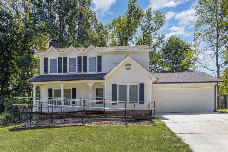 9128 Winter Moss Ct, Charlotte, NC 28227
