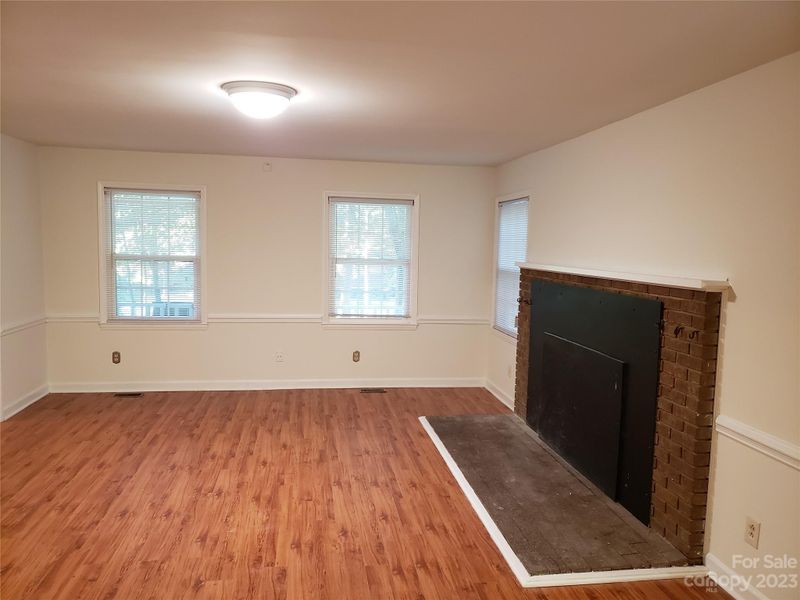 800 Silverleaf Rd, Charlotte, NC 28217