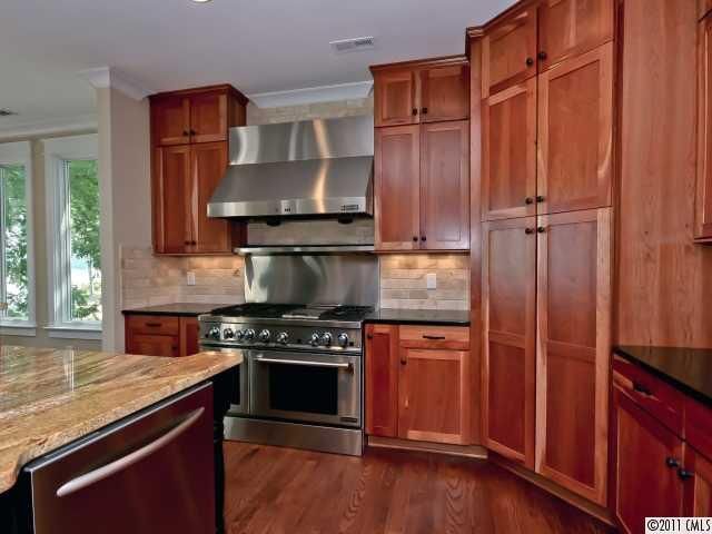 19601 Weavers Cir, Cornelius, NC 28031