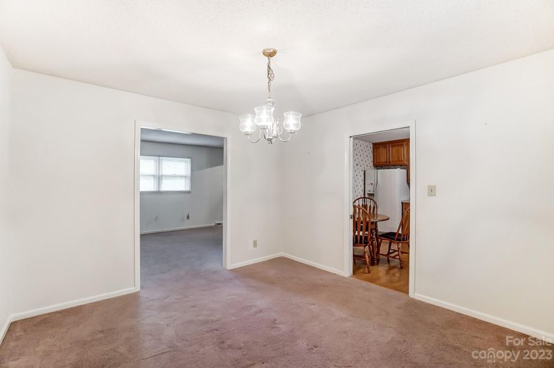 2815 Starnes Rd, Charlotte, NC 28214