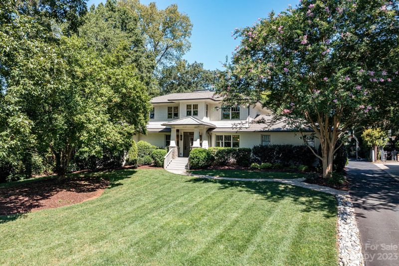 2220 Ferncliff Rd, Charlotte, NC 28211