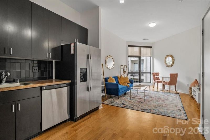 525 E 6th St #319, Charlotte, NC 28202