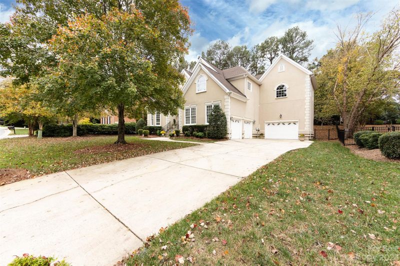 5315 Stallworth Dr, Charlotte, NC 28226