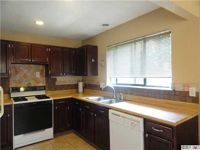 6636 Danbrook Park Dr, Mint Hill, NC 28227