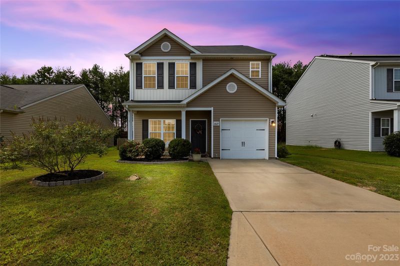 2637 Meadow Crossing Dr, Dallas, NC 28034