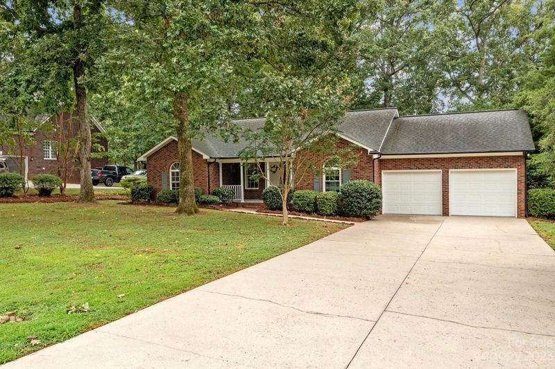 7515 Golf Course Dr S, Denver, NC 28037