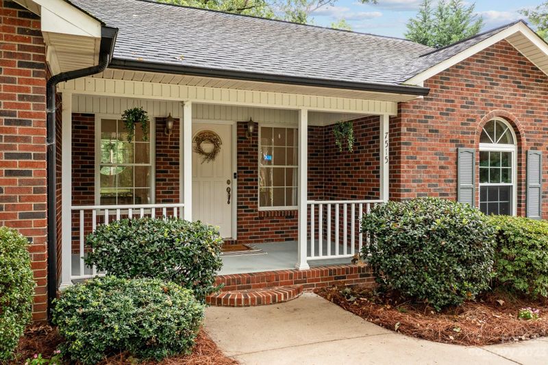 7515 Golf Course Dr S, Denver, NC 28037