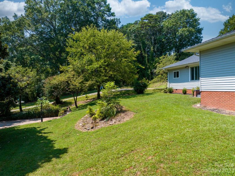 229 9th Ave SE, Hickory, NC 28602