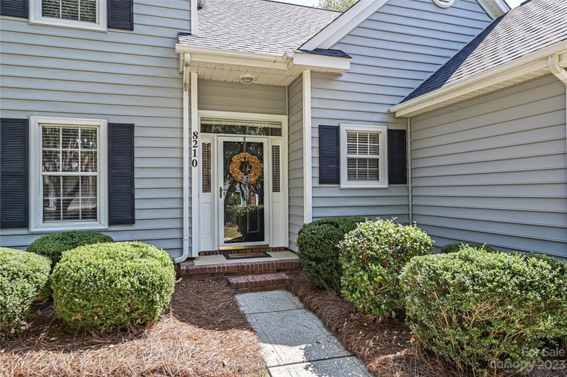 8210 Hirsch Dr, Charlotte, NC 28277