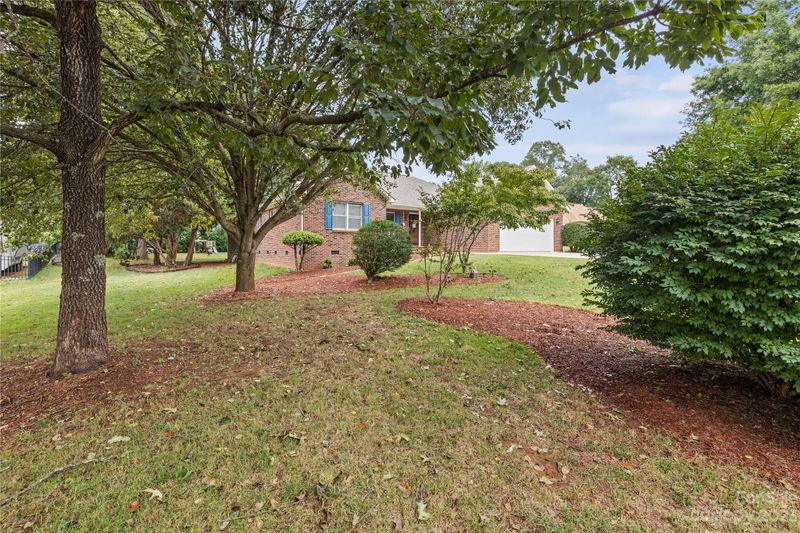 2047 Cameron Heights Cir, Denver, NC 28037