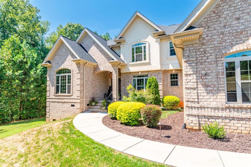 108 Winding Forest Dr, Troutman, NC 28166