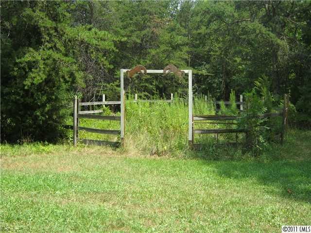 1610 Foxdale Ln, Iron Station, NC 28080