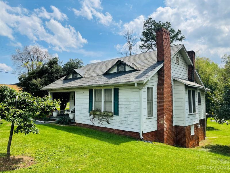 2201 W Front St, Statesville, NC 28677