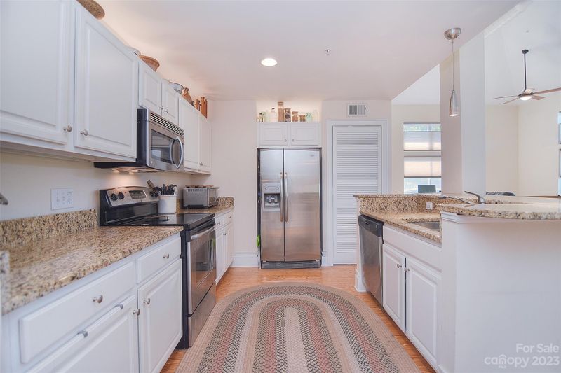 404 N Laurel Ave #36, Charlotte, NC 28204