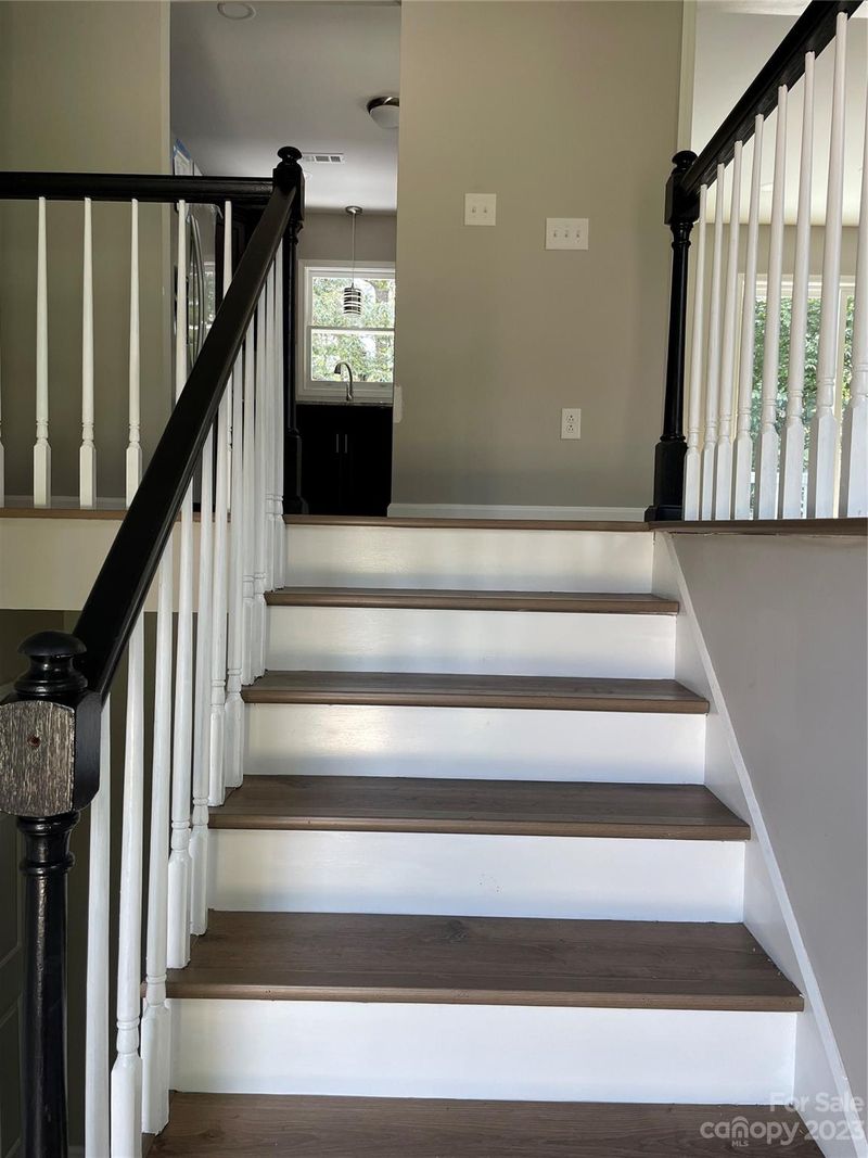 4167 Arrowhead Dr NE, Hickory, NC 28601