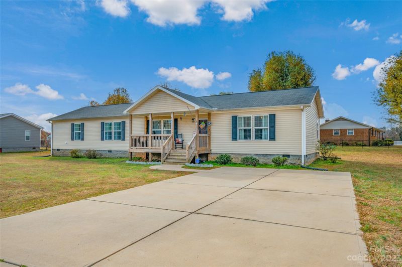 2991 Love Rd, Claremont, NC 28610