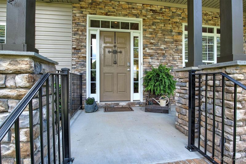5736 Cedar Run Dr, Denver, NC 28037