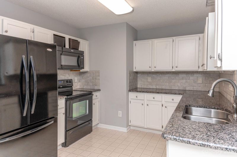 2755 Thistle Brook Dr, Concord, NC 28027