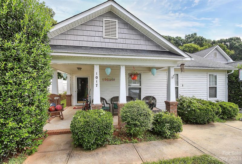1017 Crestdale Crossing Dr, Matthews, NC 28105
