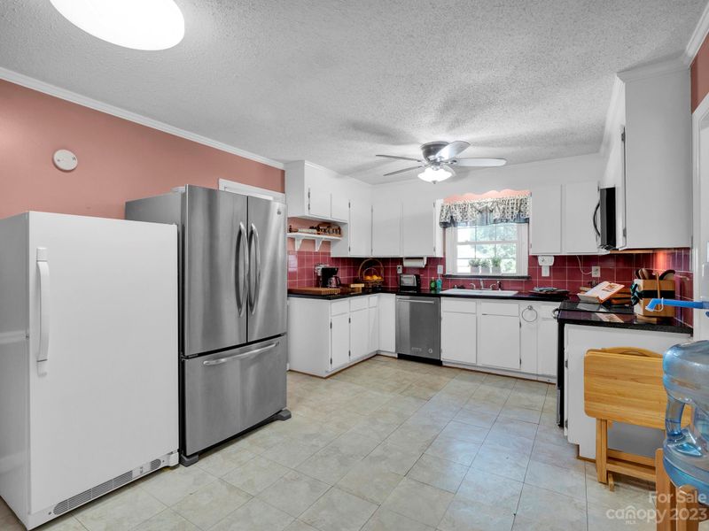 6035 Doncaster Dr, Charlotte, NC 28211