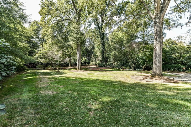 2216 Sherwood Ave, Charlotte, NC 28207