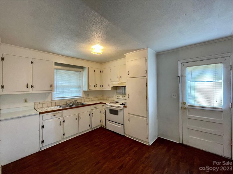2733 Crescent Ln, Gastonia, NC 28052