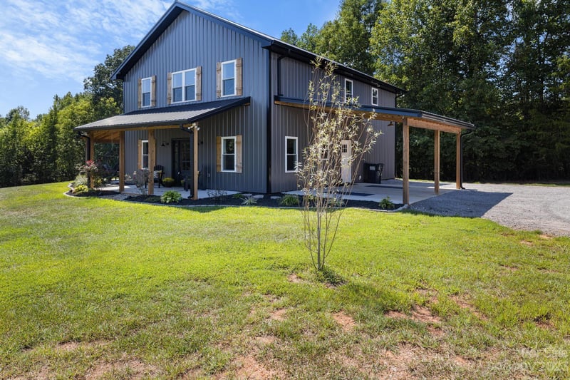 137 Haystack Ln, Olin, NC 28660