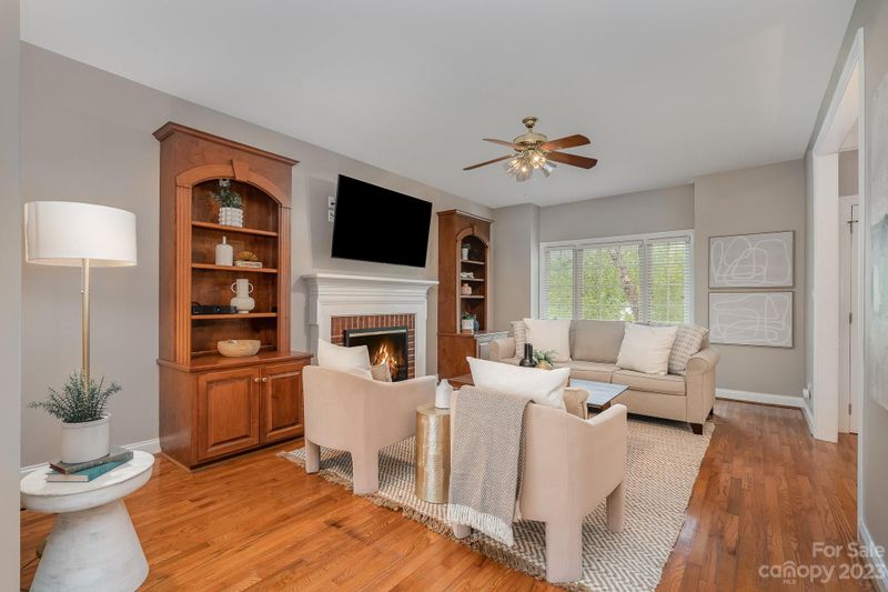 230 Sardis Pointe Rd, Matthews, NC 28105