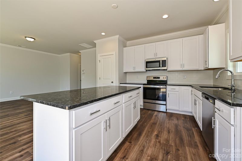 9018 Henry Thoreau Rd, Charlotte, NC 28214