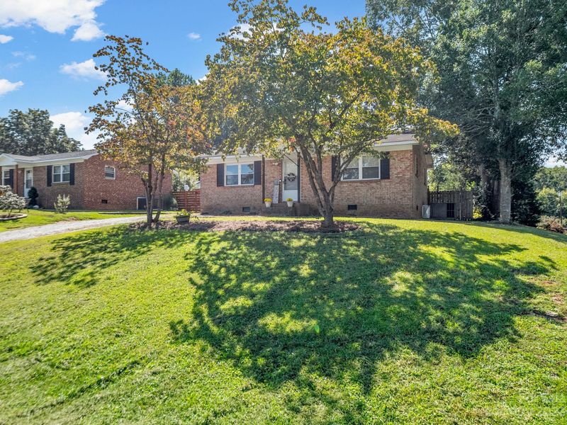 415 W Buckoak St, Stanley, NC 28164