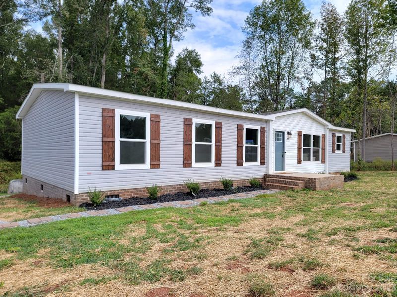 2049 Carpenter Square Rd, Crouse, NC 28033